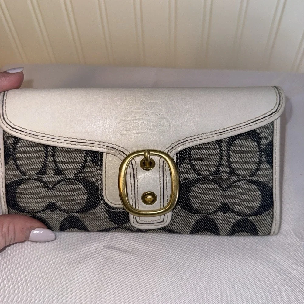 COACH BLEEKER WHITE LEATHER SNAP FLAP BLUE/WHITE DENIM SIGNATURE C LONG WALLET